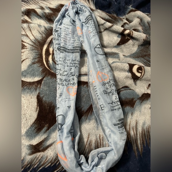 Scarf - Picture 6 of 6